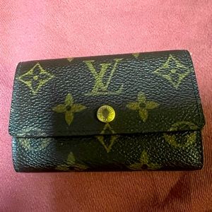 Louis Vuitton monogram key holder